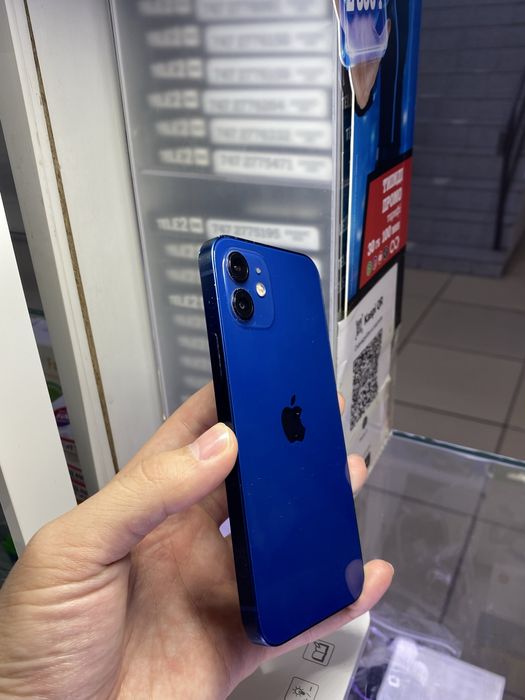 iPhone 12 в идеальном состоянии