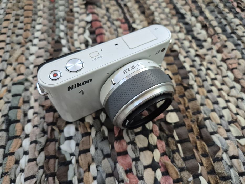 Nikon  1 J2 с Nikon 11-27.5mm  обектив