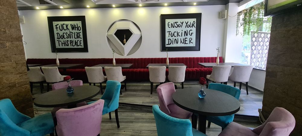 Canapele ,scaune, mese pentru restaurant, cafenele, HORECA, bistro