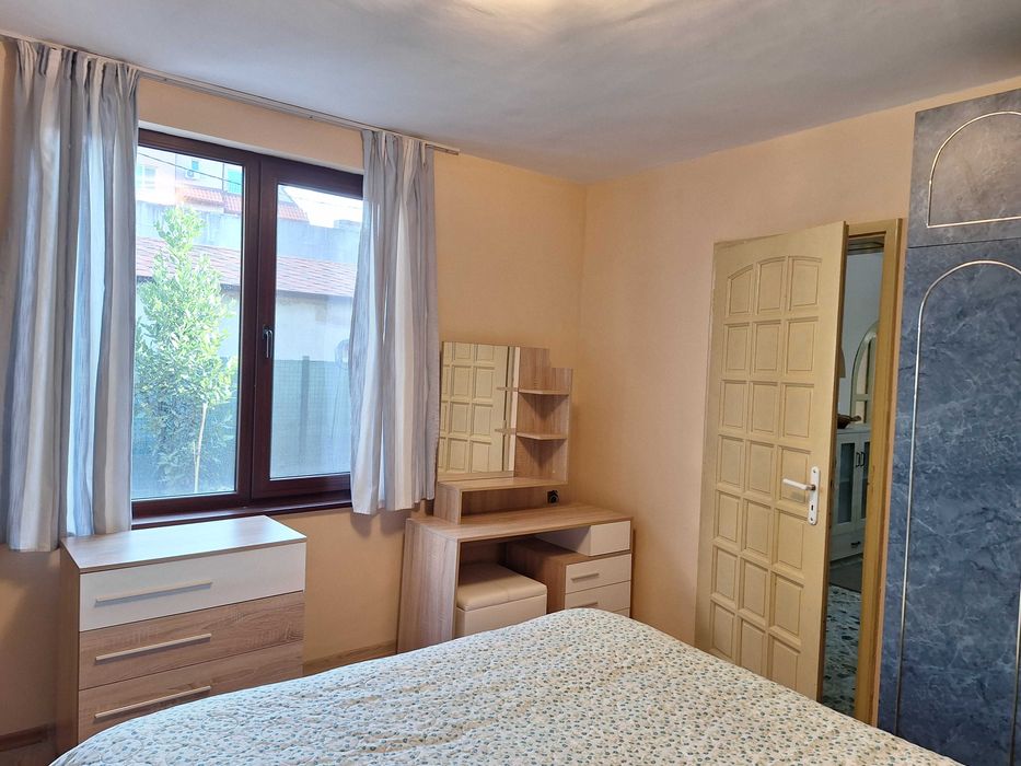 Самостоятелен етаж от къща