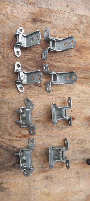 Петля двери Toyota Camry 30,35