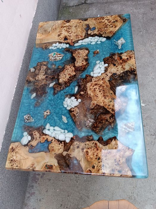 Lemn de nuc și rășină epoxidică