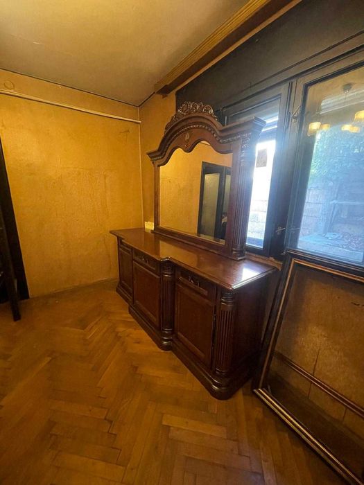 Set mobilier clasic living lemn masiv comoda + oglinda + masa + pendul