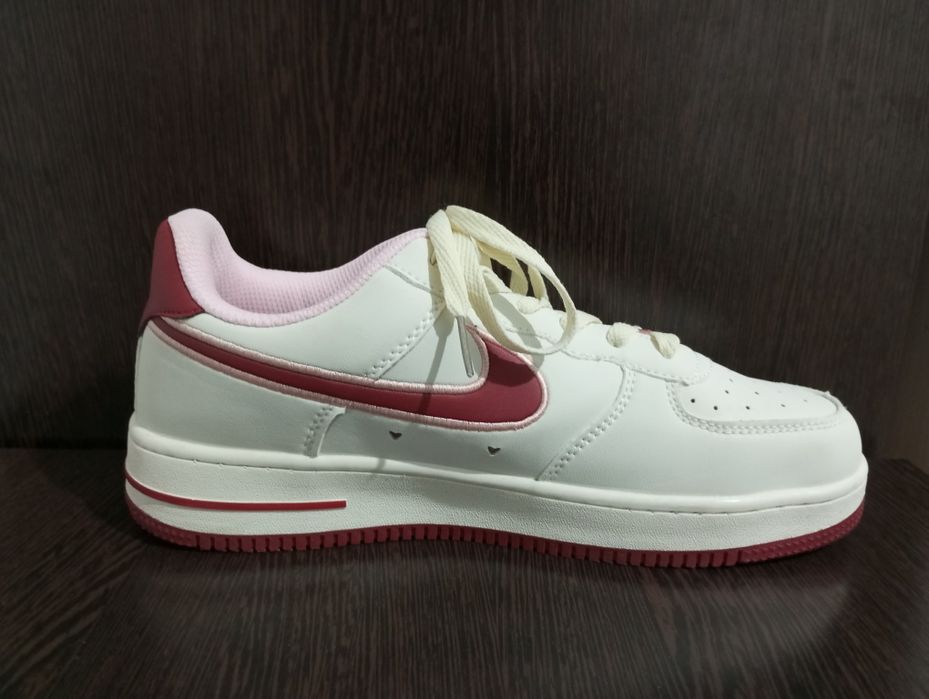 Кроссовка Nike Air Force "Valentine's Day"