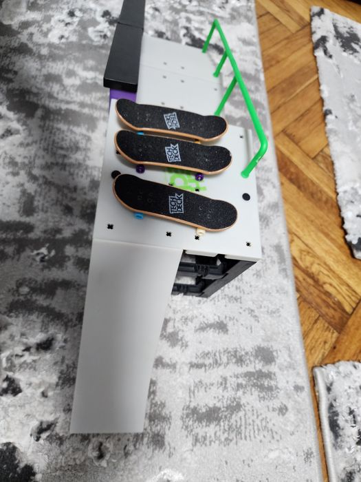 Rampa teck deck cu 3 skatere