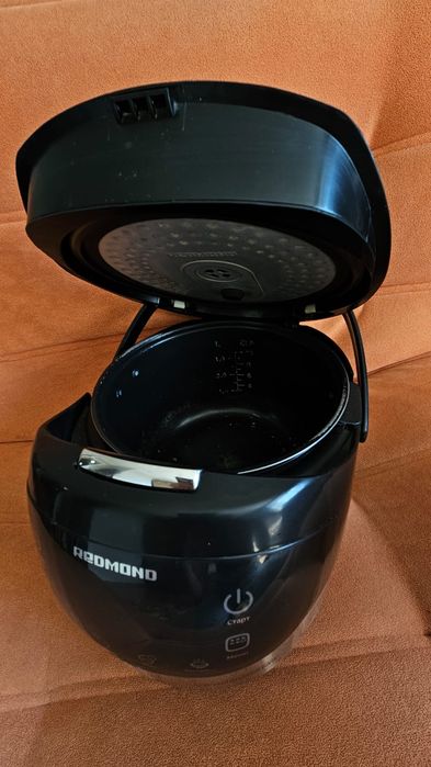 Мультиварка REDMOND