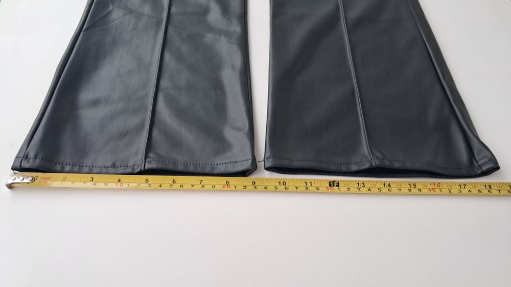 Pantaloni petite Bershka