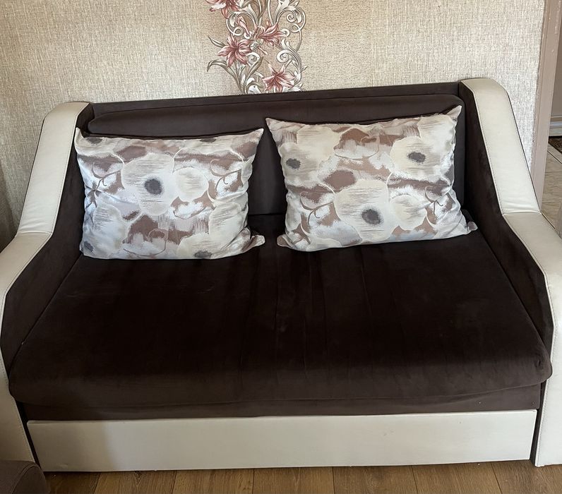 Разтегателен двоен диван