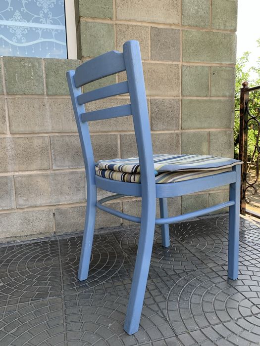 Продам два стула