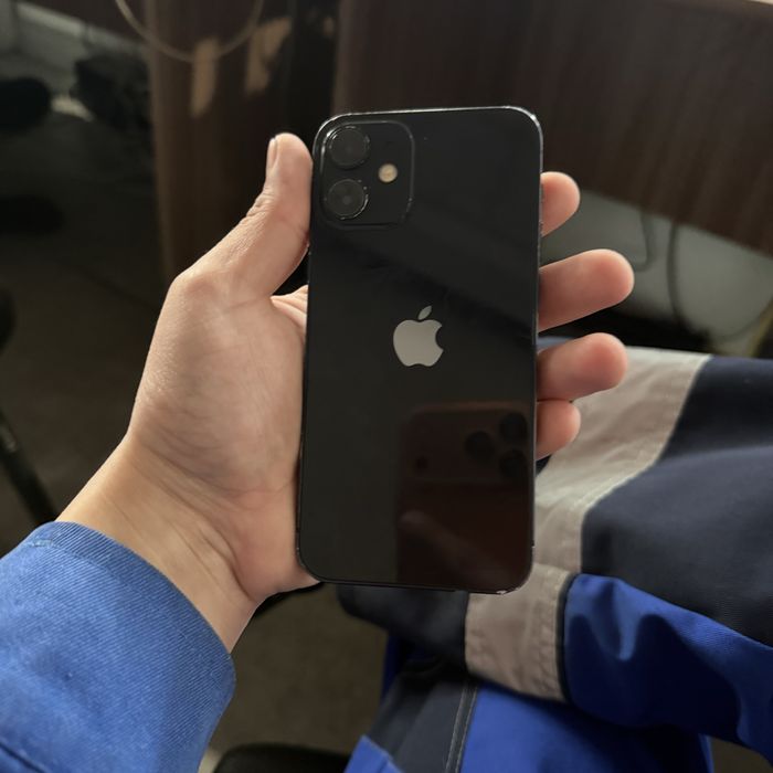 Продам айфон 12 мини