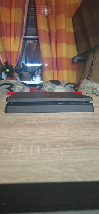 Playstation 4 slim и джойстик