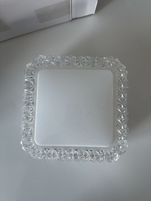 Plafoniera patrata 18 cm