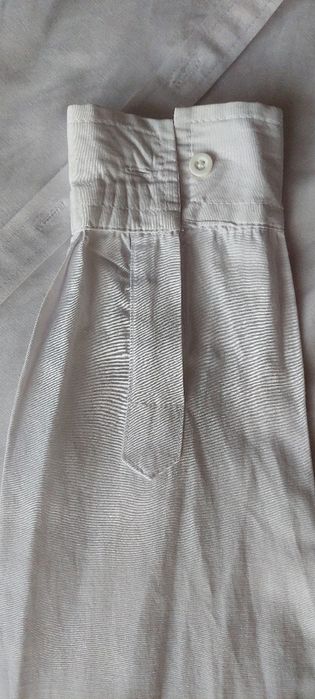 Мъжка бяла риза и два черни панталони