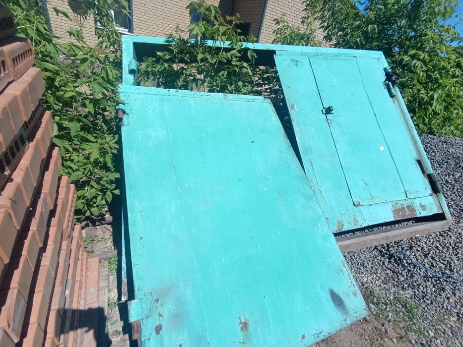 Продам гаражные ворота