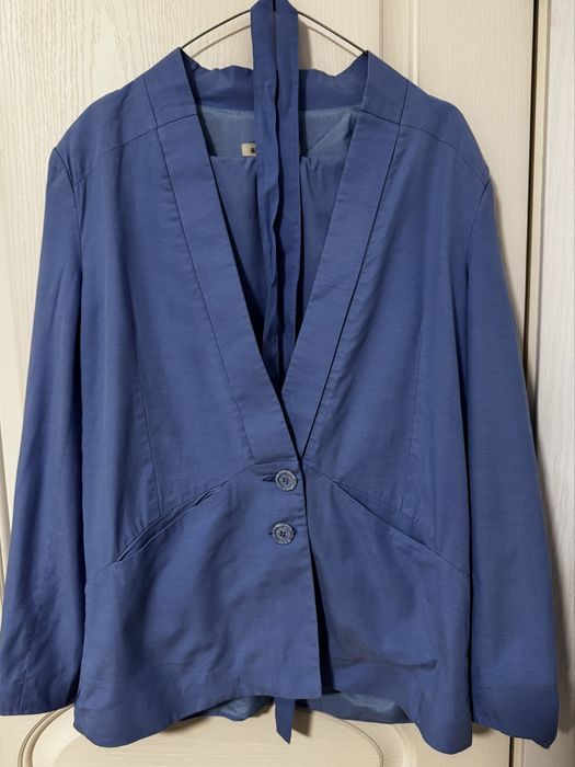 Дамски костюм – сако и панталон, син