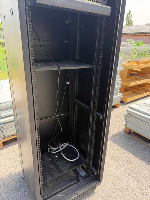 Rack server 42U 600×600 negru + Switch TP-Link 48 porturi + 2 Patch ...