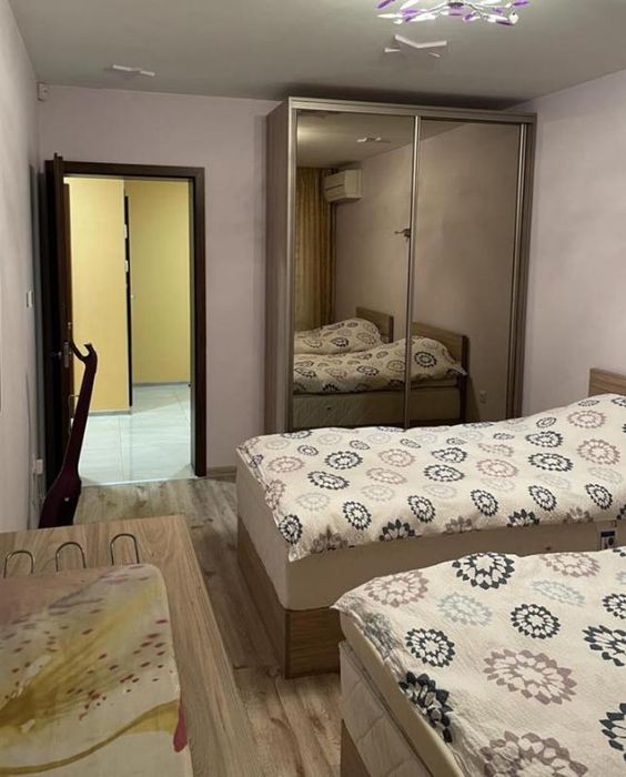 Дава се под наем Тристаен апартамент в Пловдив, Кършияка - 180 кв.м за 918 € - Снимка #4