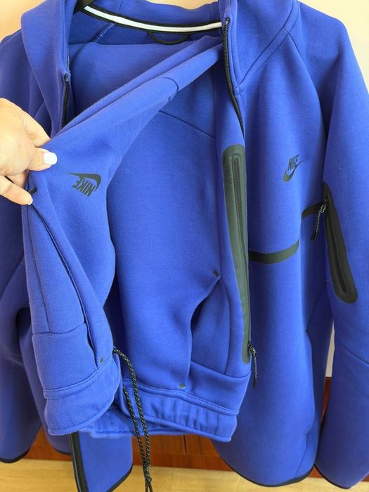 Nike Tech Fleece суичър — син, отлично състояние