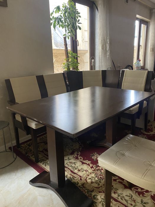 Продам стол стулья уголок