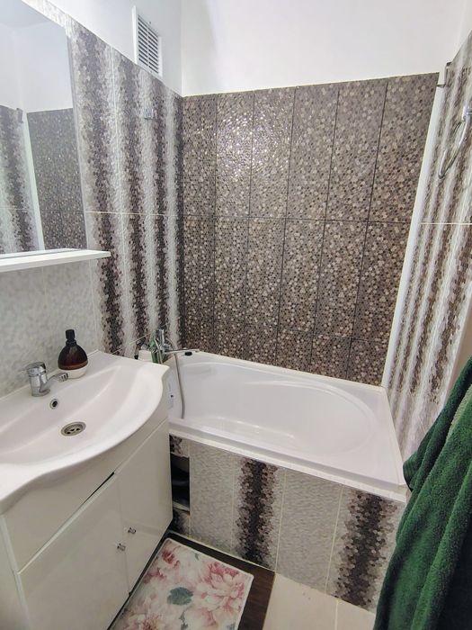 vand apartament 3 camere cofort 2 zona micro 14