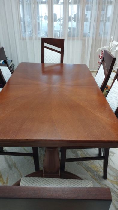 Продам стол.