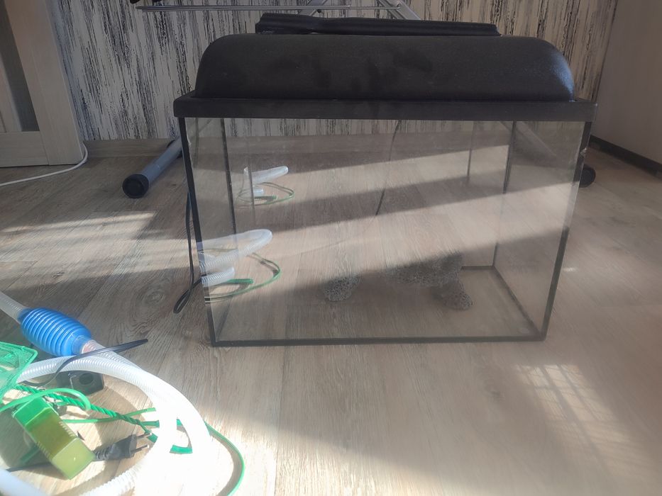 Продам аквариум 35 литров .