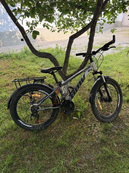 Velosiped 24 razmer sotiladi.