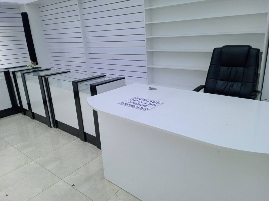 Bujiteriya va parfemeriya  uchun mebell
Balandligi  2.20 
Uzunligi 6.5