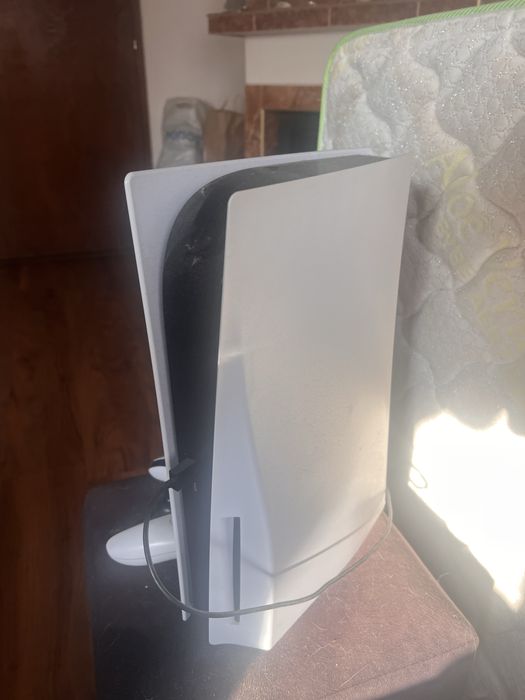 Продавам PlayStaion 5 в отлично състояние