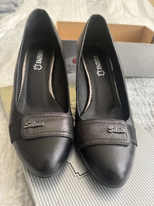 Елегантни дамски обувки