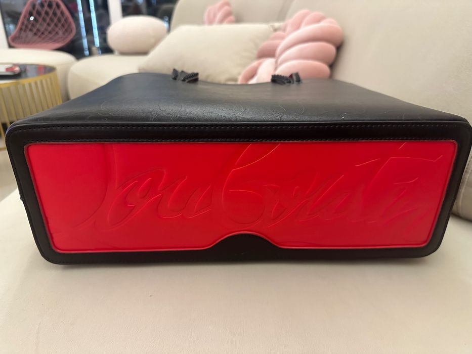 Чанта Christian louboutin