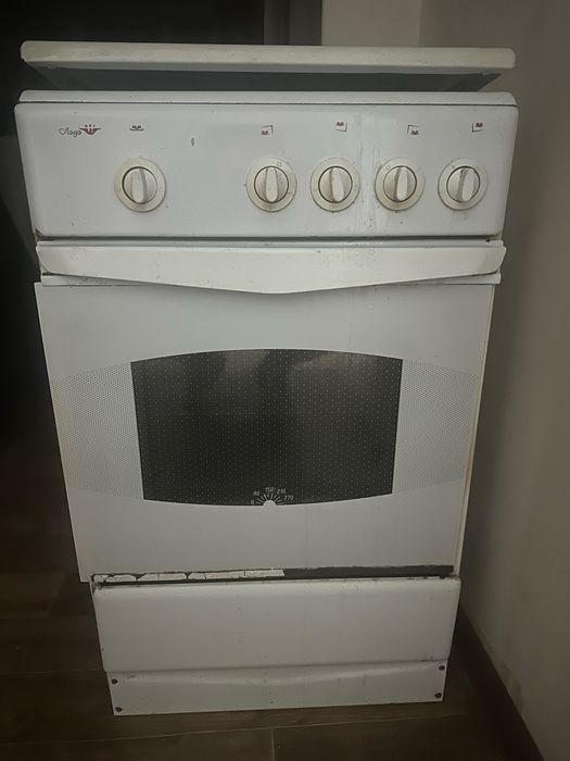 Продам газ плиту