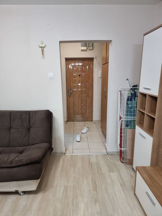 Inchiriez/ Vand, garsoniera confort 1 Craiovei.