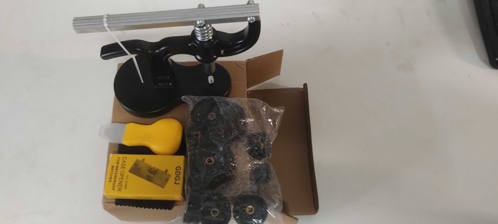 Instrument de presă pentru ceasuri cu kit de înlocuire a bateriei