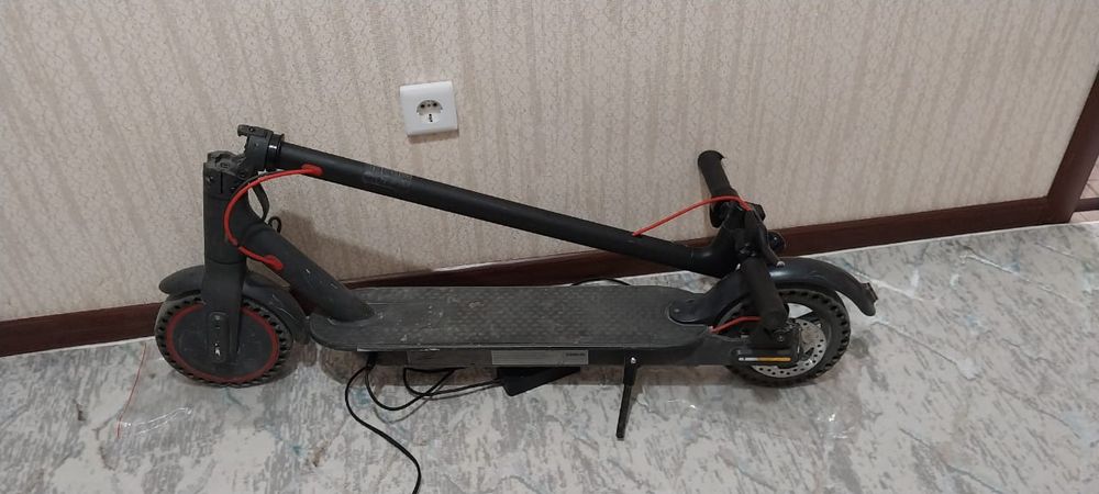 Продам электросамокат Xiaomi365pro