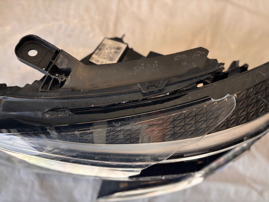 Ляв Фар Renault Clio 5 19-