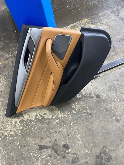 Bmw G30 кожен салон