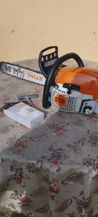 VAND STIHL MS 251  NOU (putin folosit) IN GARANTIE