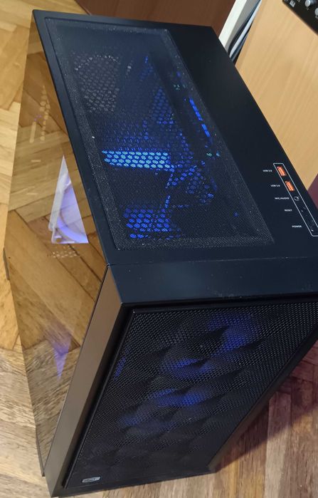 Vand Calculator/PC> Intel Xeon, 32gb DDR4, 3.2Tb stocare, GTX750ti