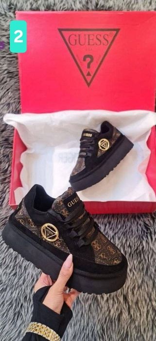Adidasi dama Guess