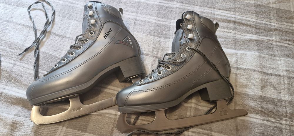 Коньки фигурные BOTAS,  производство Чехия.