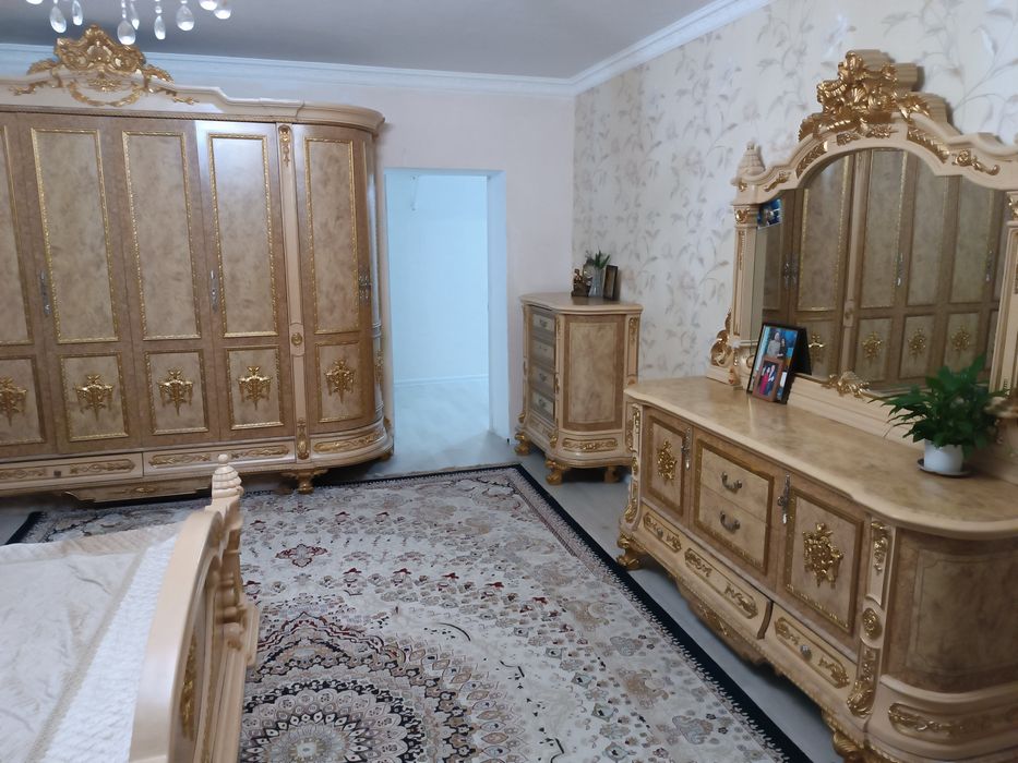 Спальный гарнитур