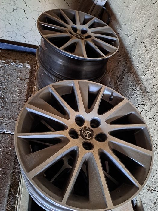 Диск на 19 ,на таёта хайландер