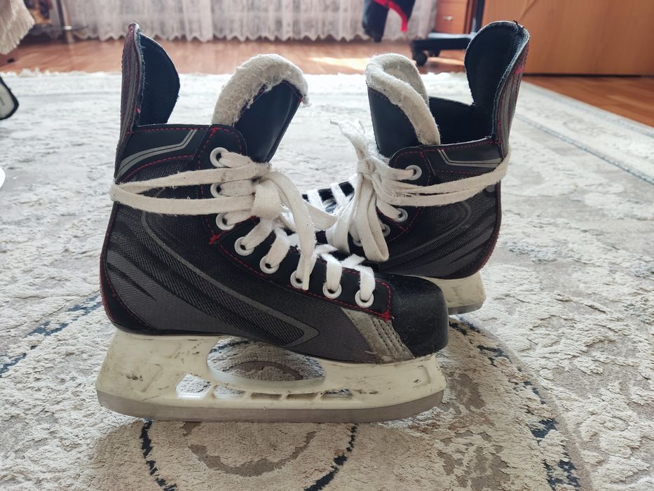 Хоккейные коньки