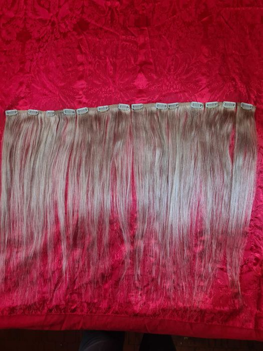 Волосы на заколках