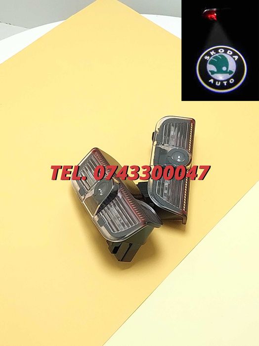 Set 2x Holograme Led Cu Logo Skoda Superb Pentru Portiere
