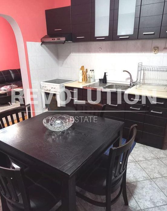 Дава се под наем Двустаен апартамент в Варна, Център - 65 кв.м за 475 € - Снимка #3