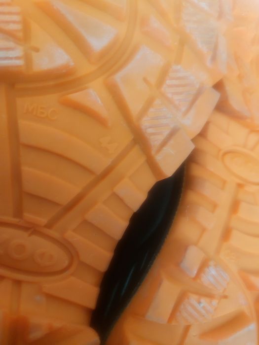 Ботинки рабочие 44 и 46 размера.