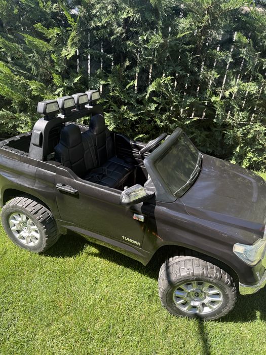 Toyota tundra masina electrica / motocicleta si tricicleta