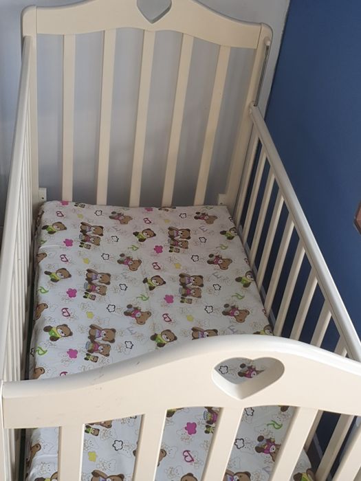 Продам детскую кровать-манежку